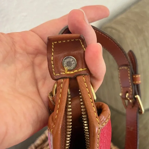 Dooney & Bourke VINTAGE AWL red large Hobo Purse - Picture 9 of 15